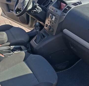 Серый Опель Зафира, объемом двигателя 1.6 л и пробегом 265 тыс. км за 5450 $, фото 5 на Automoto.ua