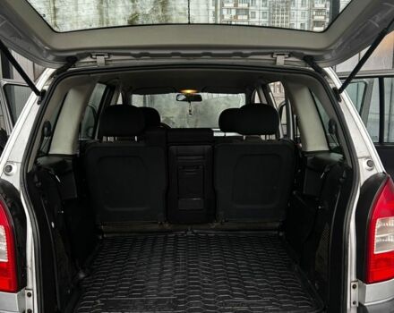 Серый Опель Зафира, объемом двигателя 2.2 л и пробегом 460 тыс. км за 4200 $, фото 7 на Automoto.ua