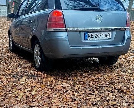 Сірий Опель Зафіра, об'ємом двигуна 1.6 л та пробігом 300 тис. км за 4950 $, фото 5 на Automoto.ua