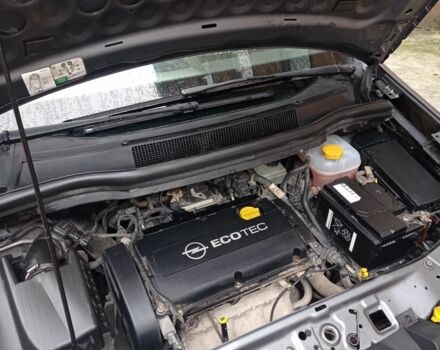 Сірий Опель Зафіра, об'ємом двигуна 0 л та пробігом 238 тис. км за 5555 $, фото 1 на Automoto.ua