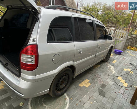 Серый Опель Зафира, объемом двигателя 2.2 л и пробегом 265 тыс. км за 5250 $, фото 37 на Automoto.ua