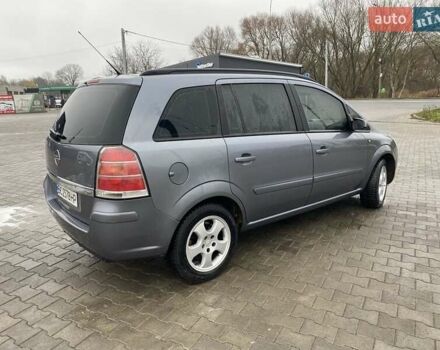 Серый Опель Зафира, объемом двигателя 1.9 л и пробегом 300 тыс. км за 3950 $, фото 3 на Automoto.ua