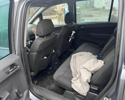 Серый Опель Зафира, объемом двигателя 1.9 л и пробегом 271 тыс. км за 2850 $, фото 3 на Automoto.ua