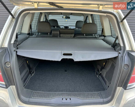 Серый Опель Зафира, объемом двигателя 1.6 л и пробегом 220 тыс. км за 6500 $, фото 7 на Automoto.ua