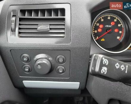 Сірий Опель Зафіра, об'ємом двигуна 1.8 л та пробігом 192 тис. км за 5700 $, фото 31 на Automoto.ua