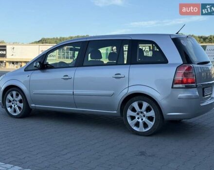 Серый Опель Зафира, объемом двигателя 1.6 л и пробегом 275 тыс. км за 5800 $, фото 11 на Automoto.ua