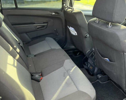 Серый Опель Зафира, объемом двигателя 1.9 л и пробегом 326 тыс. км за 4750 $, фото 7 на Automoto.ua