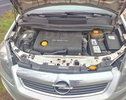 Серый Опель Зафира, объемом двигателя 1.9 л и пробегом 471 тыс. км за 4999 $, фото 6 на Automoto.ua
