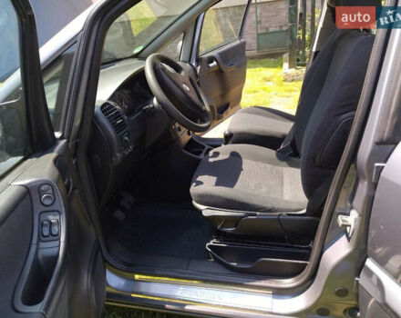 Сірий Опель Зафіра, об'ємом двигуна 1.8 л та пробігом 264 тис. км за 4250 $, фото 5 на Automoto.ua