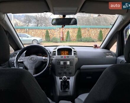 Серый Опель Зафира, объемом двигателя 1.9 л и пробегом 278 тыс. км за 4500 $, фото 54 на Automoto.ua