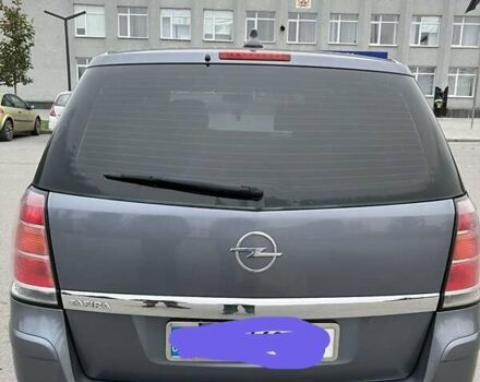 Серый Опель Зафира, объемом двигателя 1.6 л и пробегом 218 тыс. км за 5400 $, фото 1 на Automoto.ua