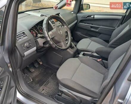 Серый Опель Зафира, объемом двигателя 1.9 л и пробегом 278 тыс. км за 4500 $, фото 47 на Automoto.ua