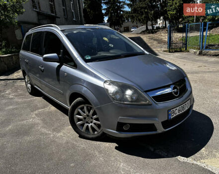 Серый Опель Зафира, объемом двигателя 2.2 л и пробегом 226 тыс. км за 5300 $, фото 3 на Automoto.ua