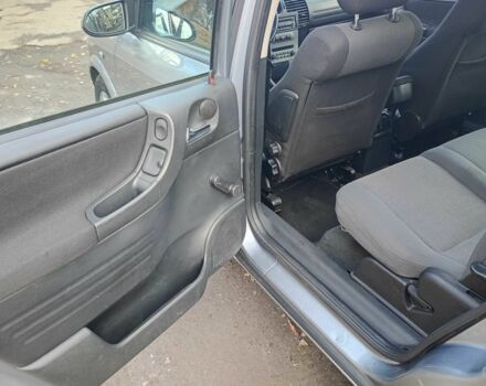 Сірий Опель Зафіра, об'ємом двигуна 2 л та пробігом 267 тис. км за 2600 $, фото 8 на Automoto.ua