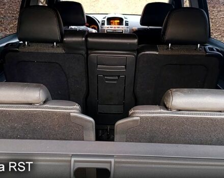 Сірий Опель Зафіра, об'ємом двигуна 1.6 л та пробігом 300 тис. км за 4950 $, фото 12 на Automoto.ua