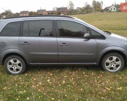 Серый Опель Зафира, объемом двигателя 1.91 л и пробегом 380 тыс. км за 3700 $, фото 3 на Automoto.ua