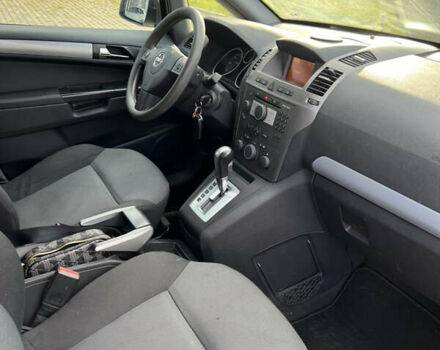 Серый Опель Зафира, объемом двигателя 1.9 л и пробегом 326 тыс. км за 4750 $, фото 5 на Automoto.ua