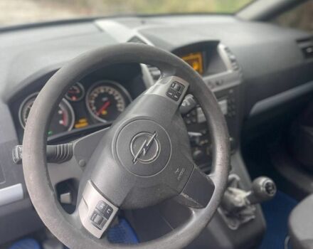 Серый Опель Зафира, объемом двигателя 1.9 л и пробегом 320 тыс. км за 3999 $, фото 6 на Automoto.ua