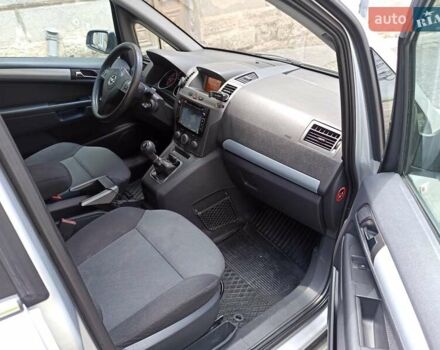 Серый Опель Зафира, объемом двигателя 1.9 л и пробегом 284 тыс. км за 4900 $, фото 10 на Automoto.ua