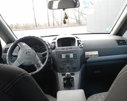 Серый Опель Зафира, объемом двигателя 1.6 л и пробегом 208 тыс. км за 5200 $, фото 7 на Automoto.ua