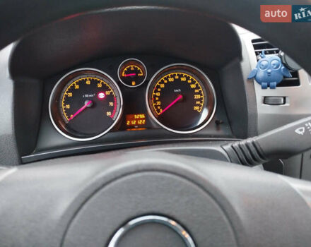 Серый Опель Зафира, объемом двигателя 1.6 л и пробегом 212 тыс. км за 4900 $, фото 6 на Automoto.ua