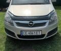 Серый Опель Зафира, объемом двигателя 1.9 л и пробегом 277 тыс. км за 5200 $, фото 1 на Automoto.ua