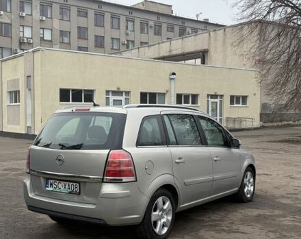 Серый Опель Зафира, объемом двигателя 2 л и пробегом 300 тыс. км за 2950 $, фото 4 на Automoto.ua
