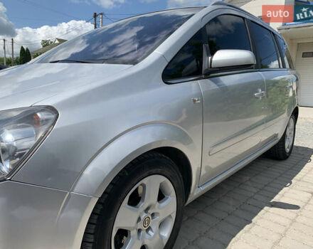 Серый Опель Зафира, объемом двигателя 1.9 л и пробегом 404 тыс. км за 6500 $, фото 7 на Automoto.ua