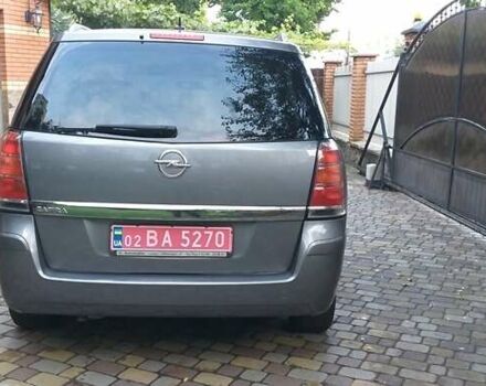 Серый Опель Зафира, объемом двигателя 1.6 л и пробегом 211 тыс. км за 5400 $, фото 4 на Automoto.ua