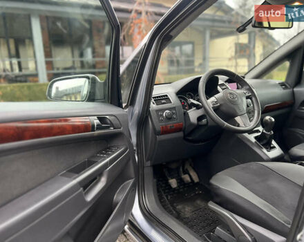 Серый Опель Зафира, объемом двигателя 1.9 л и пробегом 275 тыс. км за 4900 $, фото 25 на Automoto.ua