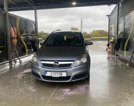 Серый Опель Зафира, объемом двигателя 1.9 л и пробегом 326 тыс. км за 5500 $, фото 5 на Automoto.ua