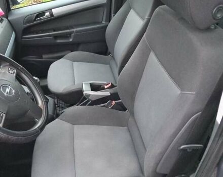 Серый Опель Зафира, объемом двигателя 1.6 л и пробегом 209 тыс. км за 7800 $, фото 4 на Automoto.ua