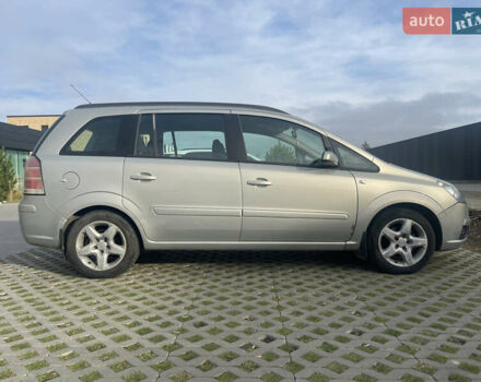 Сірий Опель Зафіра, об'ємом двигуна 1.6 л та пробігом 268 тис. км за 4500 $, фото 3 на Automoto.ua