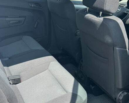 Серый Опель Зафира, объемом двигателя 1.6 л и пробегом 217 тыс. км за 5500 $, фото 27 на Automoto.ua