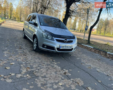 Серый Опель Зафира, объемом двигателя 1.9 л и пробегом 280 тыс. км за 4500 $, фото 4 на Automoto.ua