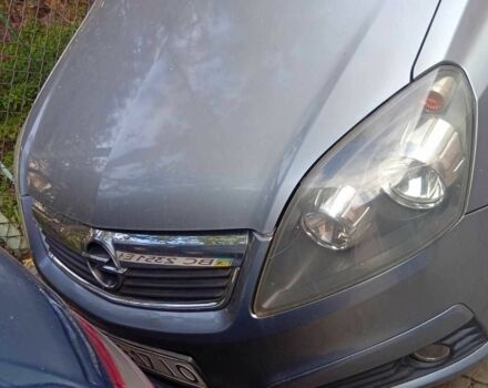 Серый Опель Зафира, объемом двигателя 1.9 л и пробегом 200 тыс. км за 6000 $, фото 2 на Automoto.ua