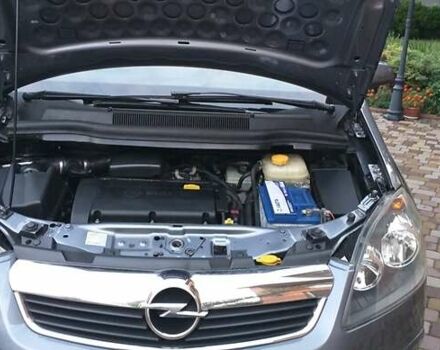 Серый Опель Зафира, объемом двигателя 1.6 л и пробегом 211 тыс. км за 5400 $, фото 23 на Automoto.ua