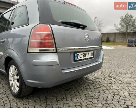 Серый Опель Зафира, объемом двигателя 1.9 л и пробегом 275 тыс. км за 4900 $, фото 10 на Automoto.ua