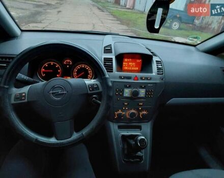 Серый Опель Зафира, объемом двигателя 1.91 л и пробегом 280 тыс. км за 4700 $, фото 10 на Automoto.ua