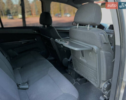 Серый Опель Зафира, объемом двигателя 1.9 л и пробегом 280 тыс. км за 4500 $, фото 5 на Automoto.ua