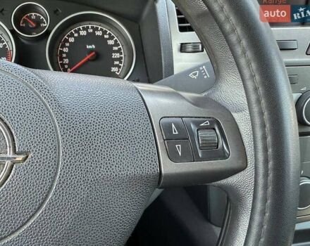 Сірий Опель Зафіра, об'ємом двигуна 1.8 л та пробігом 237 тис. км за 5490 $, фото 20 на Automoto.ua