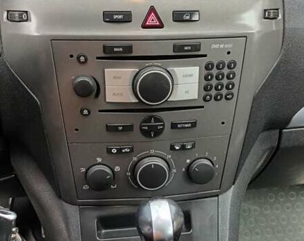 Серый Опель Зафира, объемом двигателя 1.9 л и пробегом 277 тыс. км за 4800 $, фото 4 на Automoto.ua