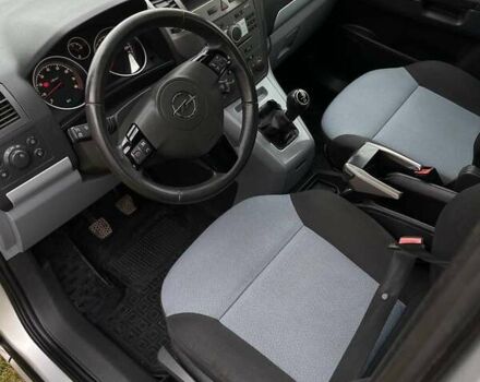 Серый Опель Зафира, объемом двигателя 1.8 л и пробегом 218 тыс. км за 4999 $, фото 32 на Automoto.ua