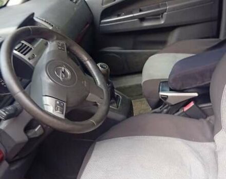 Серый Опель Зафира, объемом двигателя 1.9 л и пробегом 270 тыс. км за 4500 $, фото 2 на Automoto.ua