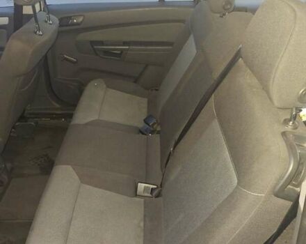 Серый Опель Зафира, объемом двигателя 1.8 л и пробегом 246 тыс. км за 5600 $, фото 9 на Automoto.ua