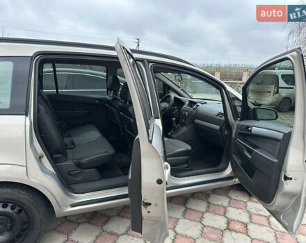 Серый Опель Зафира, объемом двигателя 1.91 л и пробегом 410 тыс. км за 4300 $, фото 14 на Automoto.ua