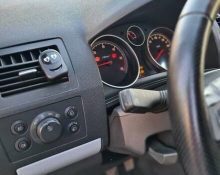 Сірий Опель Зафіра, об'ємом двигуна 1.9 л та пробігом 267 тис. км за 5800 $, фото 21 на Automoto.ua