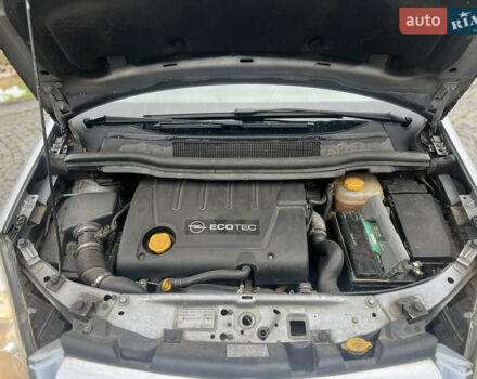 Серый Опель Зафира, объемом двигателя 1.9 л и пробегом 275 тыс. км за 4900 $, фото 21 на Automoto.ua