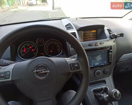 Серый Опель Зафира, объемом двигателя 1.9 л и пробегом 284 тыс. км за 4900 $, фото 17 на Automoto.ua