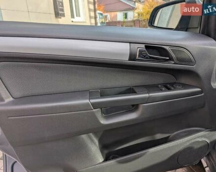 Серый Опель Зафира, объемом двигателя 1.8 л и пробегом 176 тыс. км за 5700 $, фото 8 на Automoto.ua